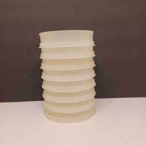 Tupperware Hamberger patty storage. Freeze containers 8